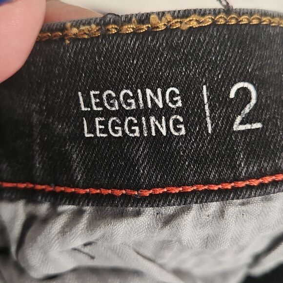 Women's Black Mid-Rise Distressed Skinny Jeans - Picture 7 of 16